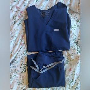 Women’s figs navy set medium